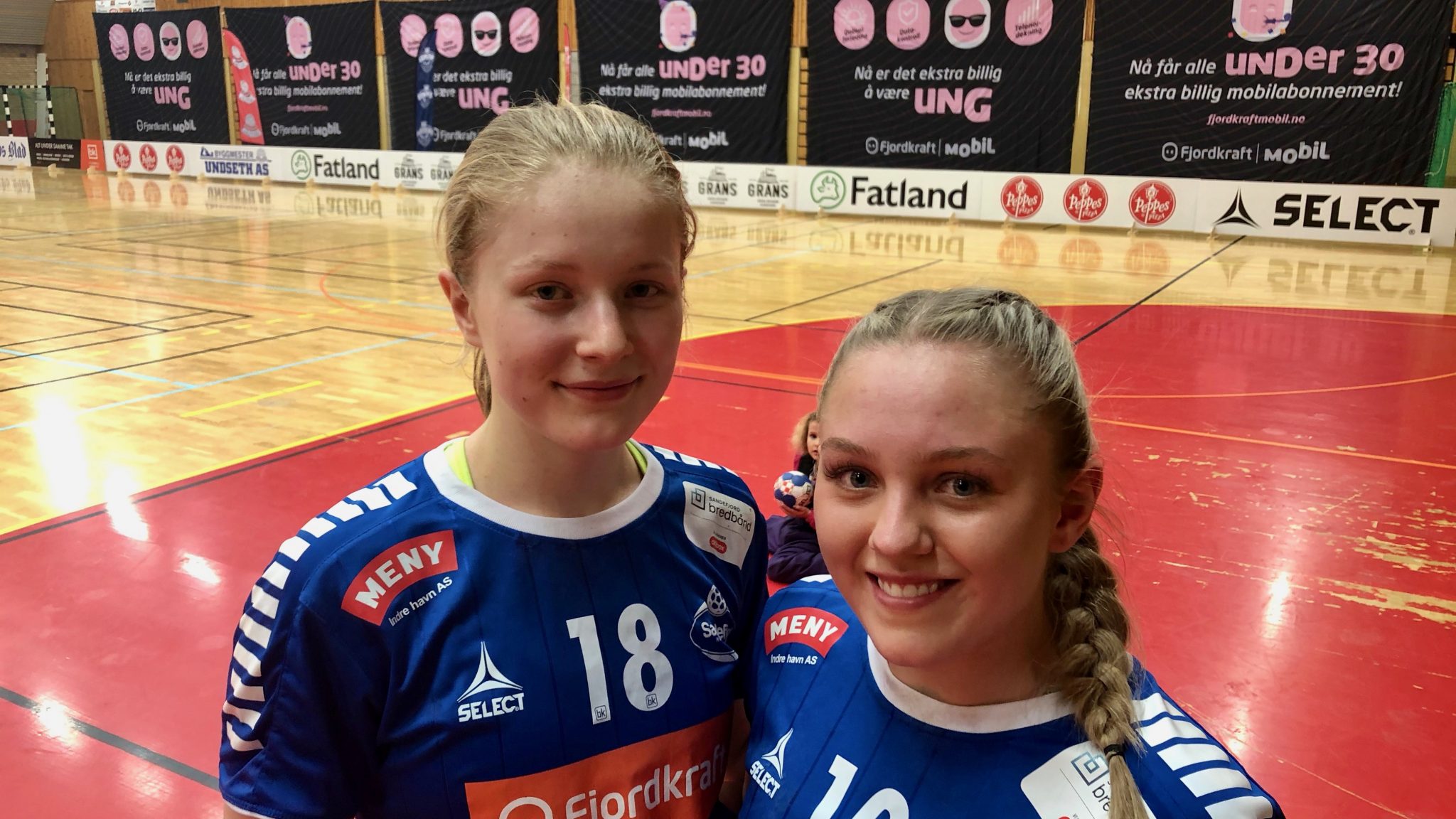 Sophia Lorentzen Lilleå og Ida Bjølgerud Didriksen - to friske pust i uavgjortkampen mot Stavanger