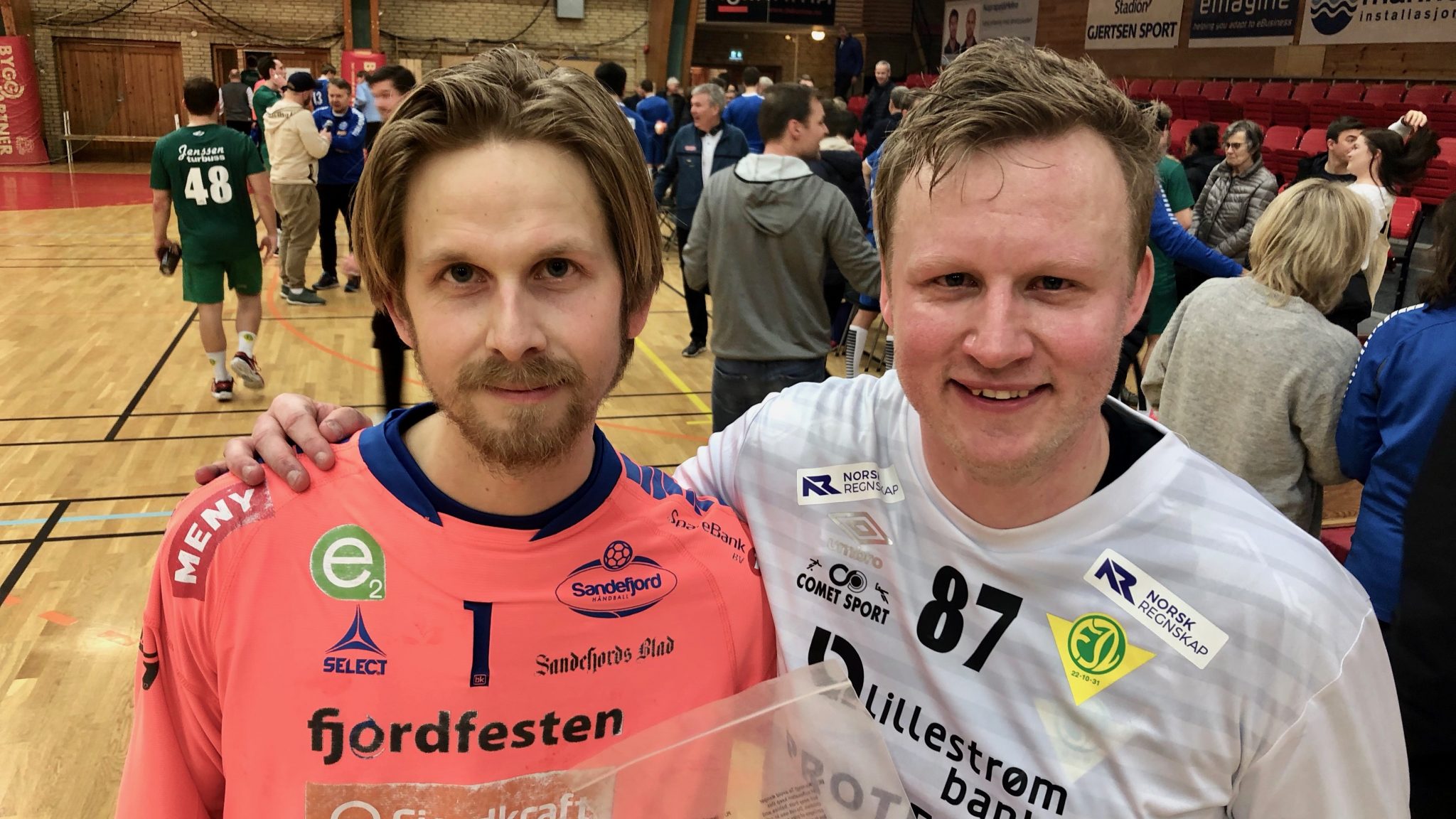 SH-keeper Tarjei Hamborg og Fjellhammers Morten Nergaard - begge ble kåret til sitt lags beste i Jotunhallen.